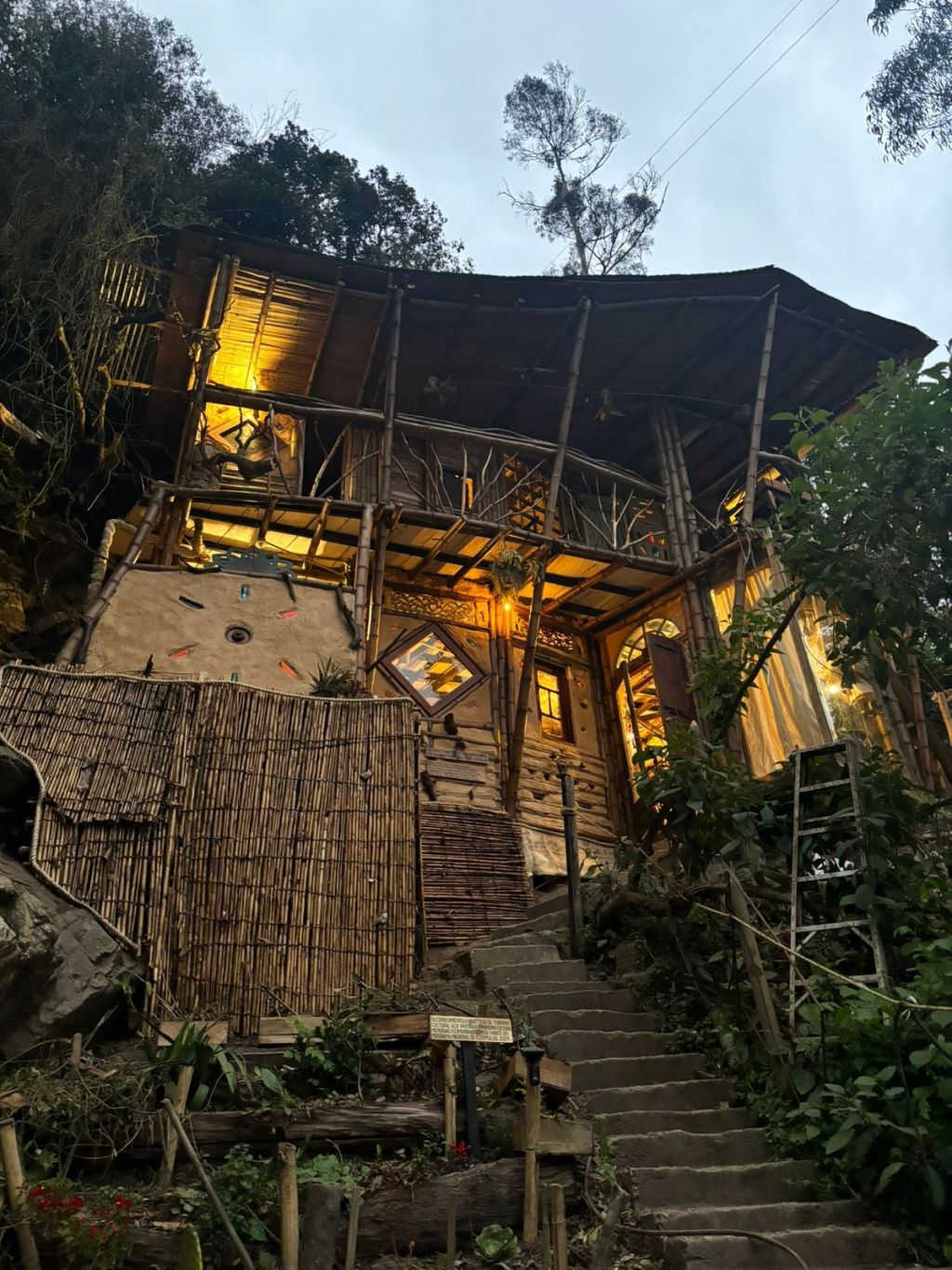 La aventura de construir una cabaña única en el&nbsp;planeta